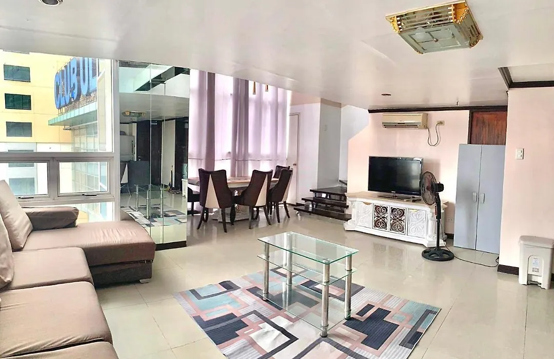 1711 Condo Loft Type Corner Unit